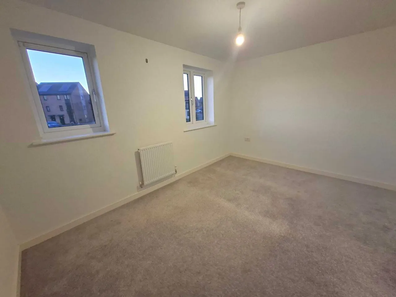 Burnham Crescent, Hampton Woods, Peterborough, photo 5