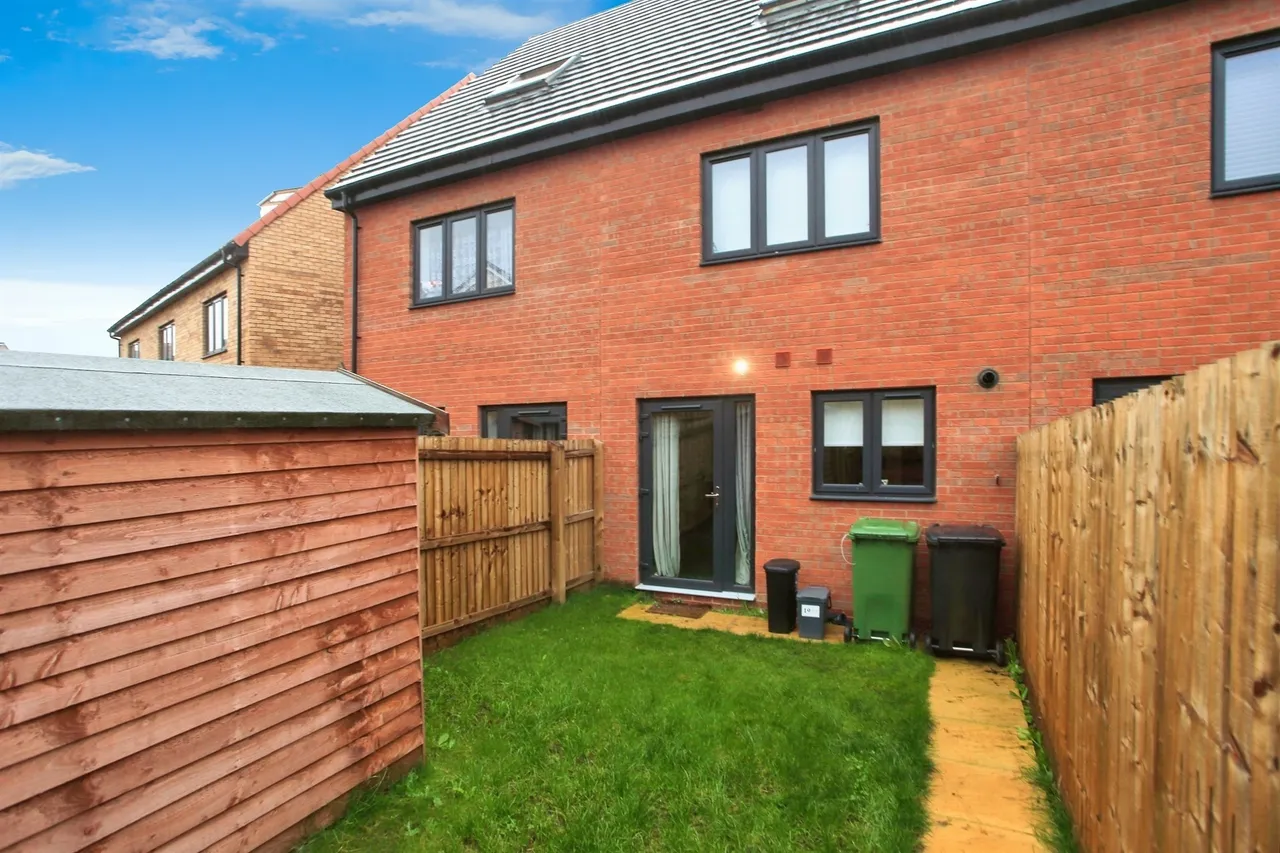 Burnham Crescent, Hampton Woods, Peterborough, photo 9