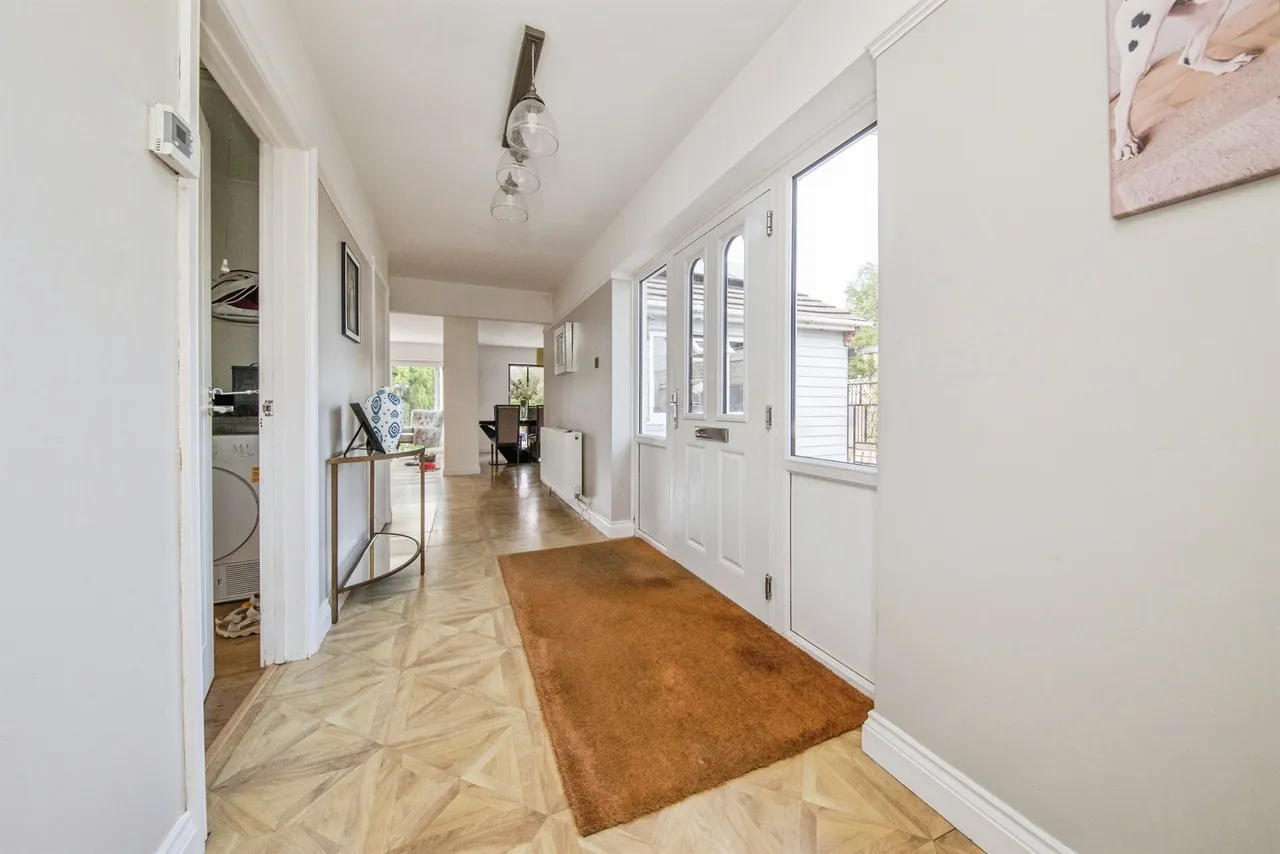 Oakmead Road, St. Osyth, CO16, photo 2