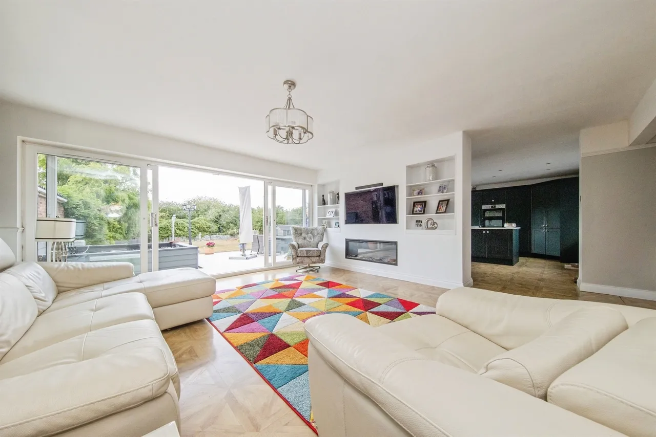 Oakmead Road, St. Osyth, CO16, photo 6