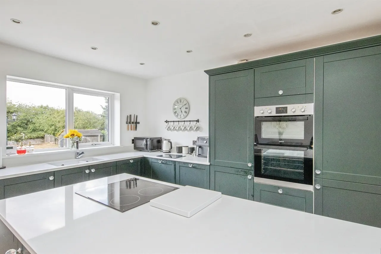 Oakmead Road, St. Osyth, CO16, photo 9
