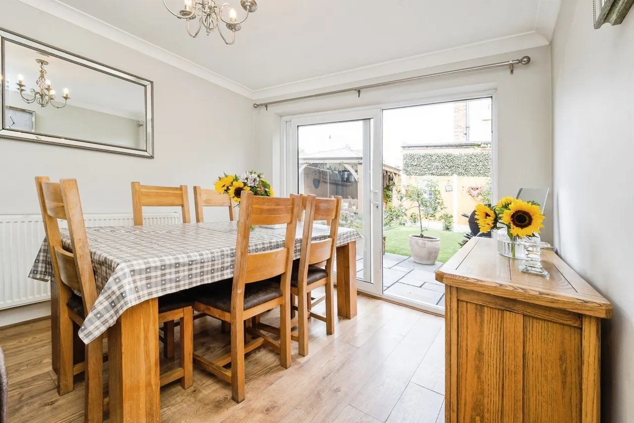 Surrey Drive, Hornchurch, RM11, photo 21