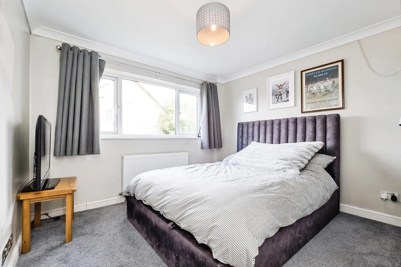 Surrey Drive, Hornchurch, RM11, photo 9