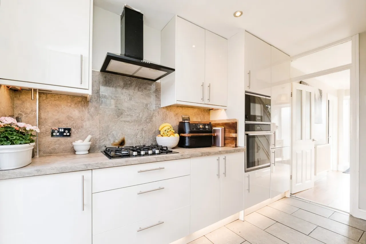 Surrey Drive, Hornchurch, RM11, photo 13