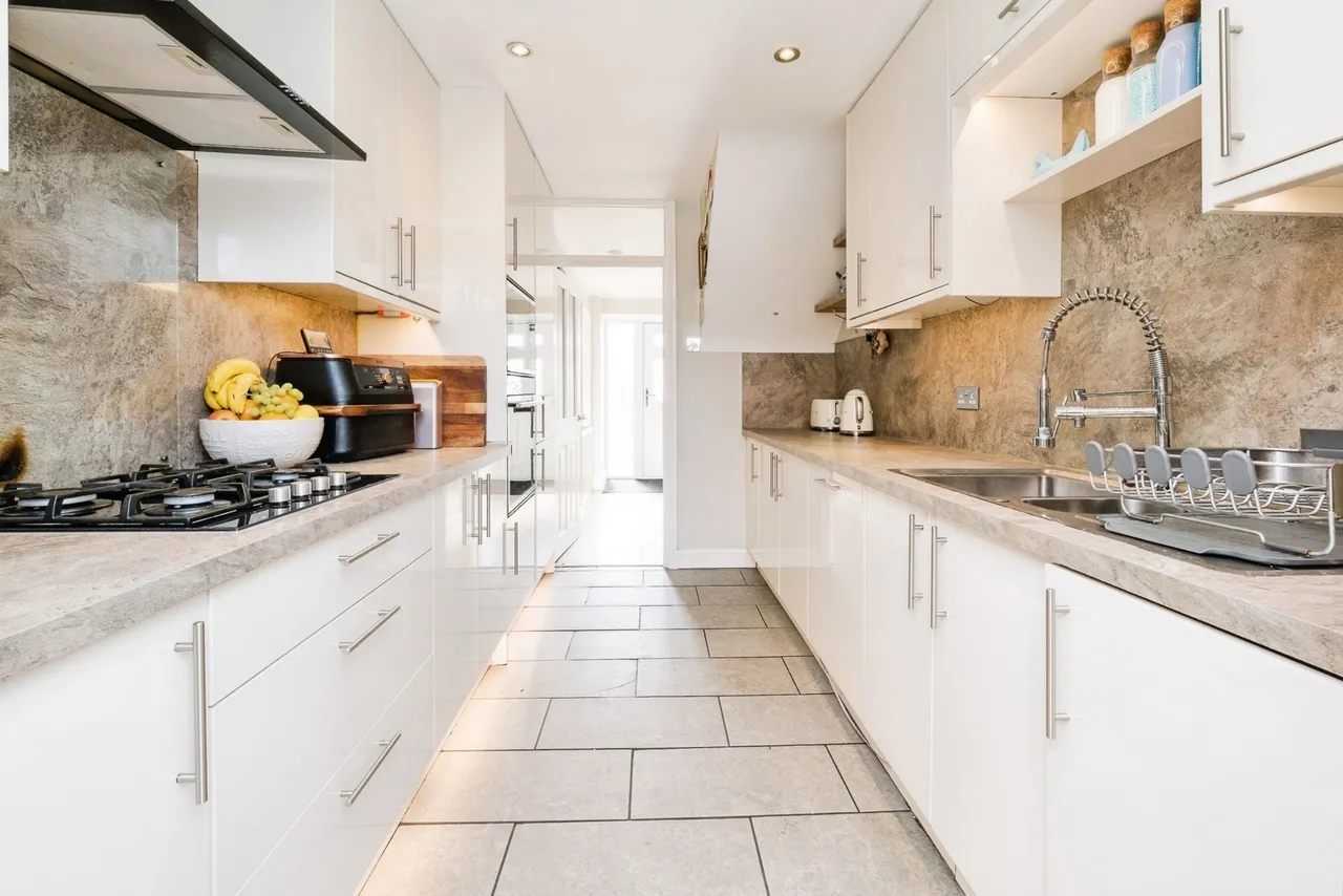 Surrey Drive, Hornchurch, RM11, photo 4
