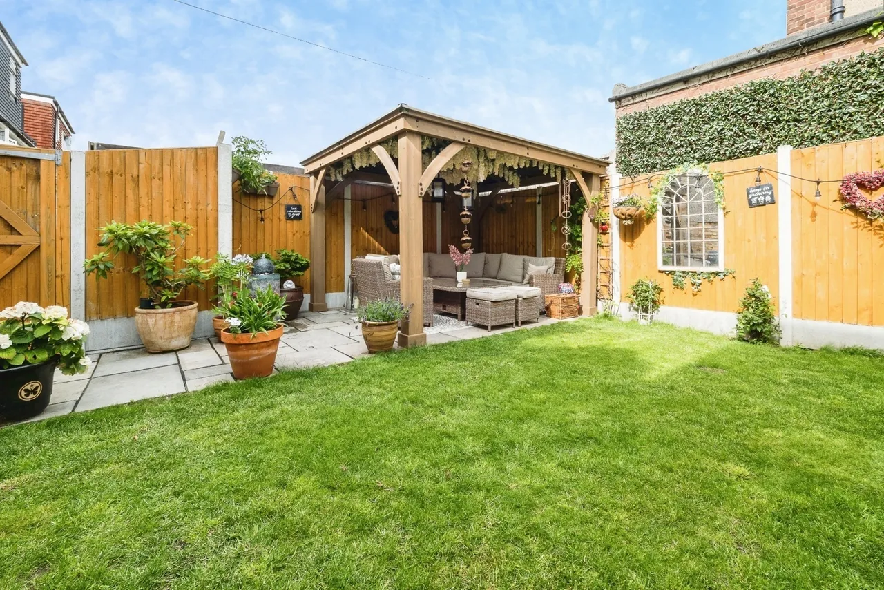 Surrey Drive, Hornchurch, RM11, photo 29