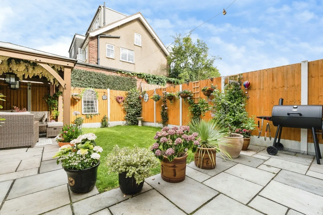 Surrey Drive, Hornchurch, RM11, photo 28