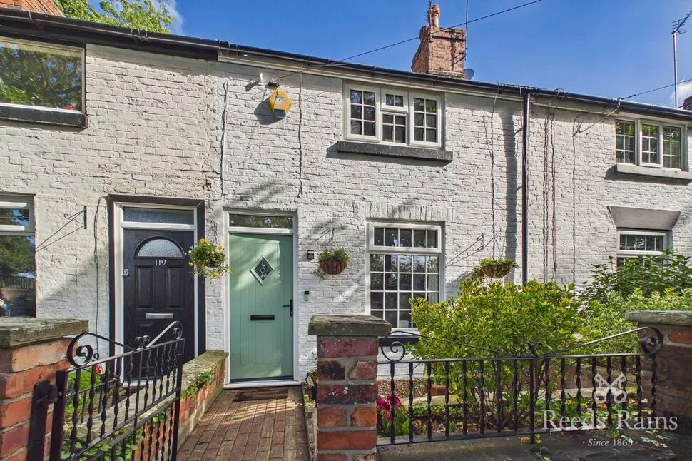 2 bed house for sale, Broadstone Road, Stockport, SK4