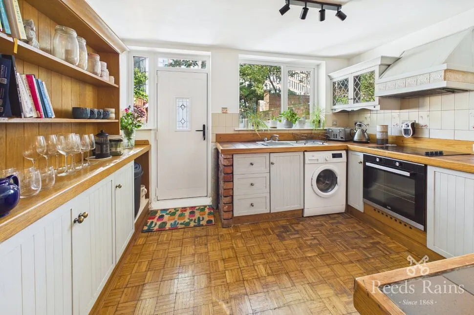 Broadstone Road, Stockport, SK4, photo 6