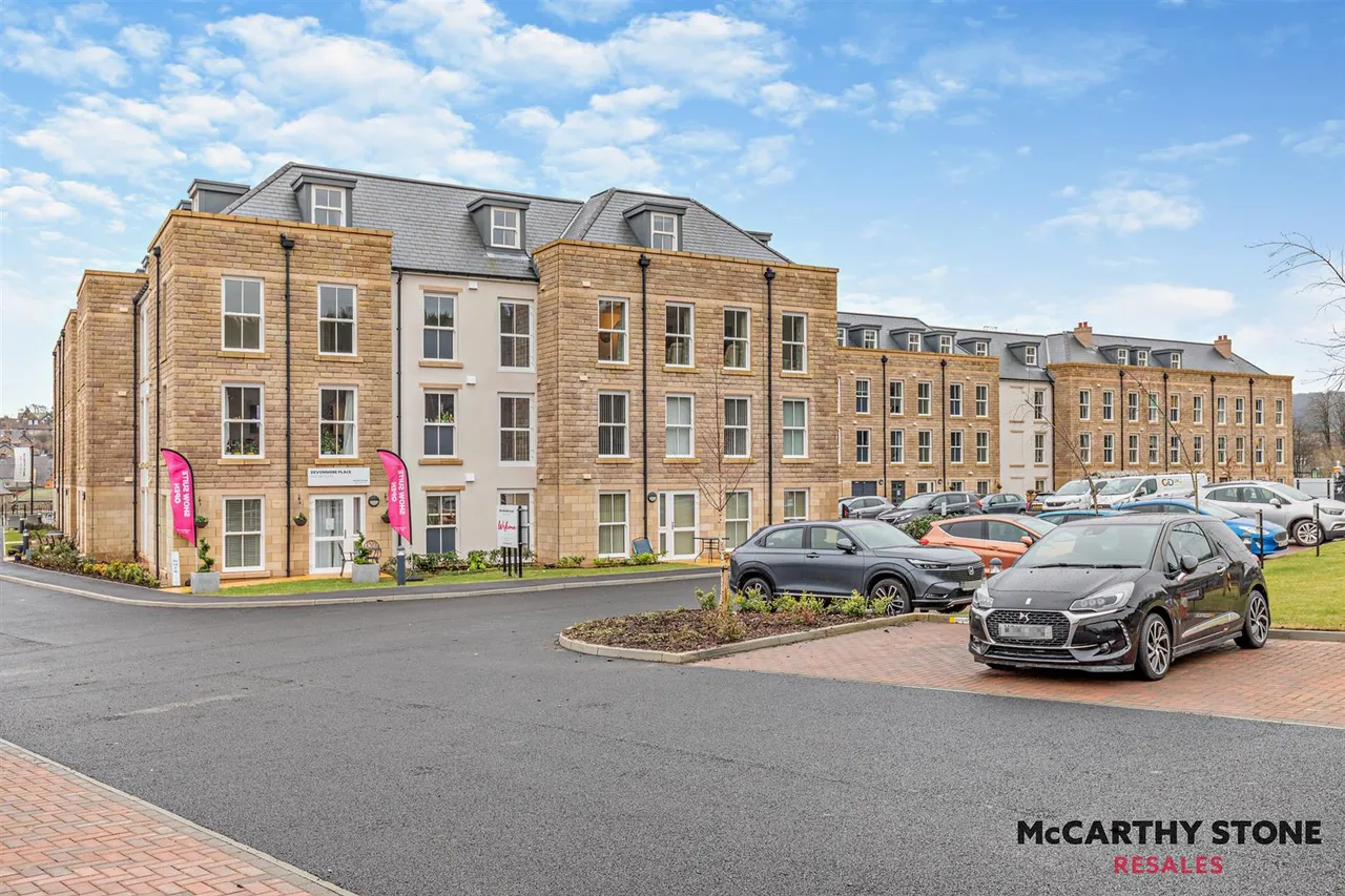 2 bed flat for sale, Station Road, Buxton, SK17