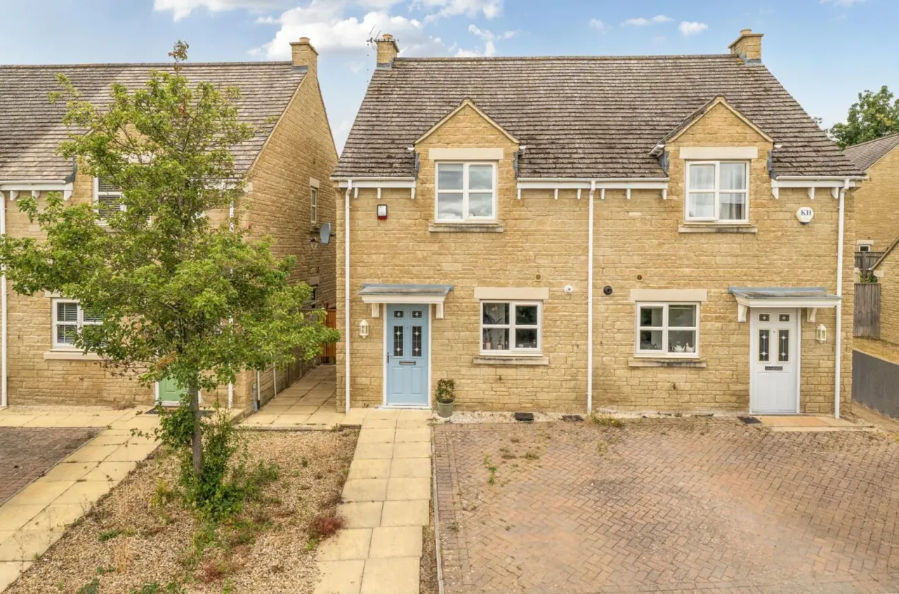 2 bed house for sale — Gretton Road, Winchcombe, Cheltenham