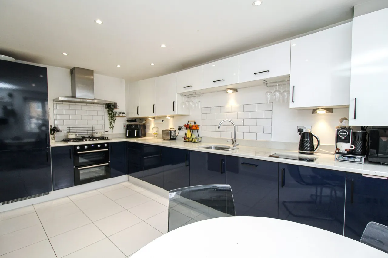 Rana Drive, Church Crookham, Fleet, GU52 8AJ, photo 5