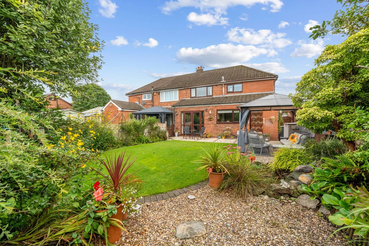 Eskdale Road, Ashton-In-Makerfield, Wigan, Wigan, WN4 8BG, photo 23