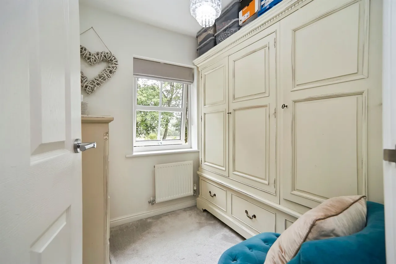Odile Mews, Eldwick, BD16, photo 13