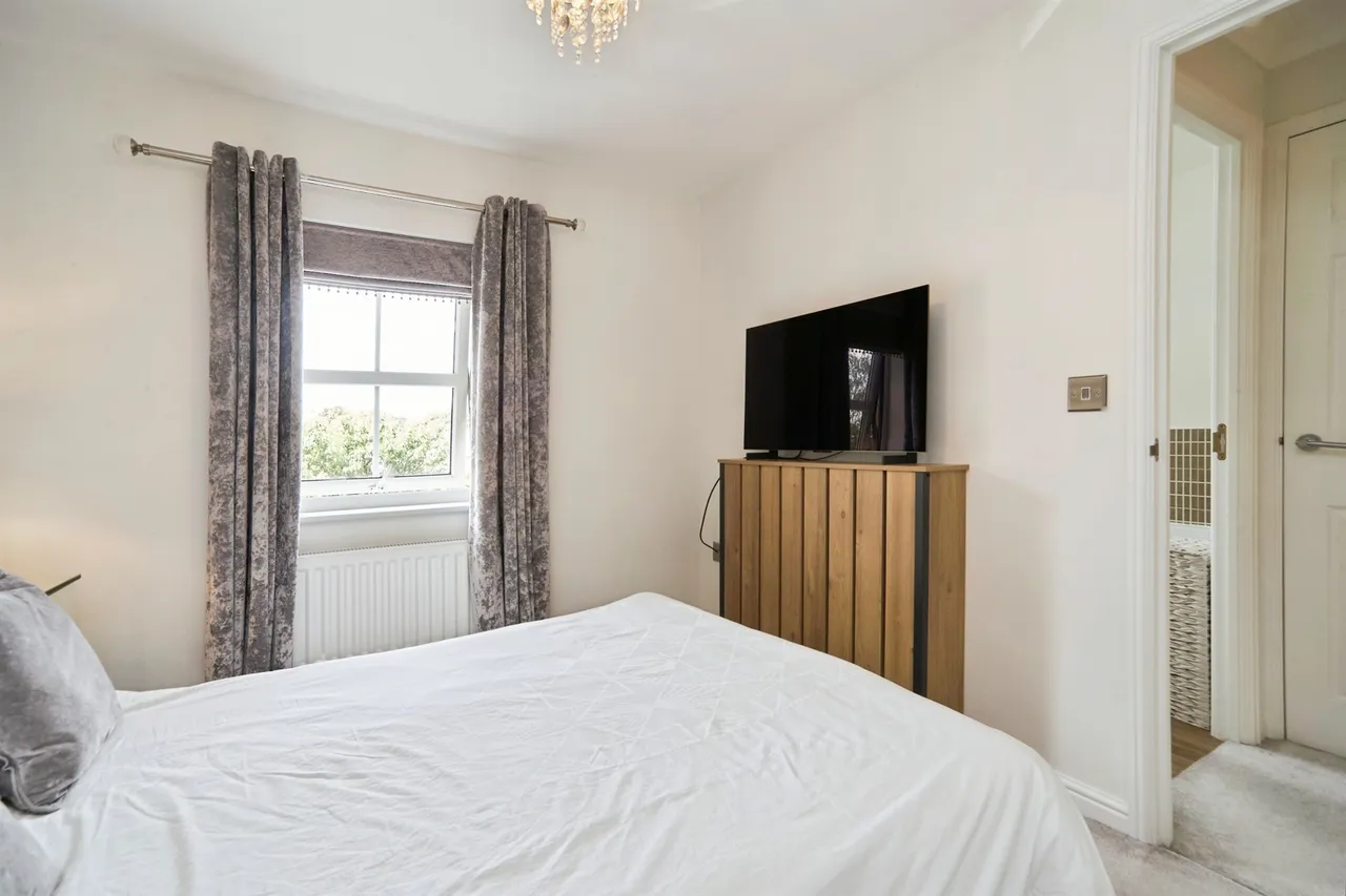 Odile Mews, Eldwick, BD16, photo 14