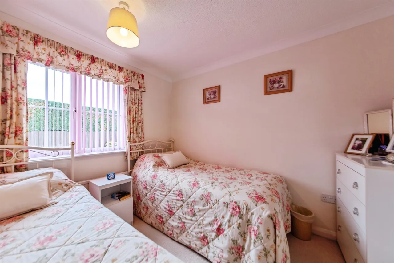 Larch Close, Bourne, PE10, photo 8