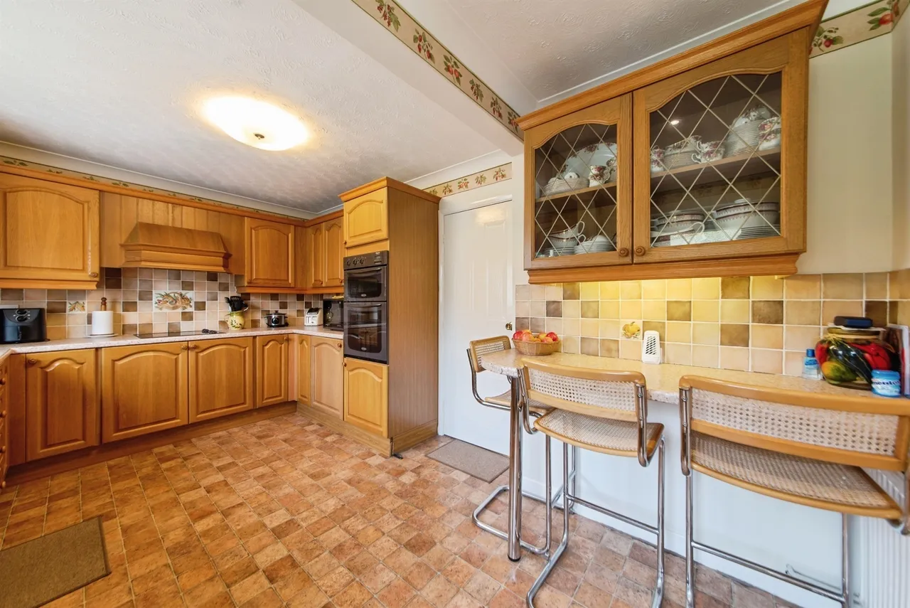 Larch Close, Bourne, PE10, photo 5