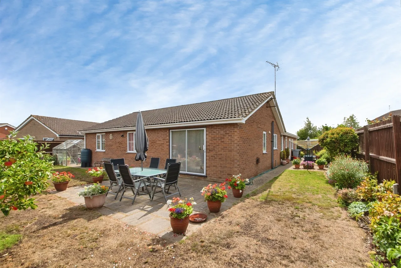 Larch Close, Bourne, PE10, photo 10