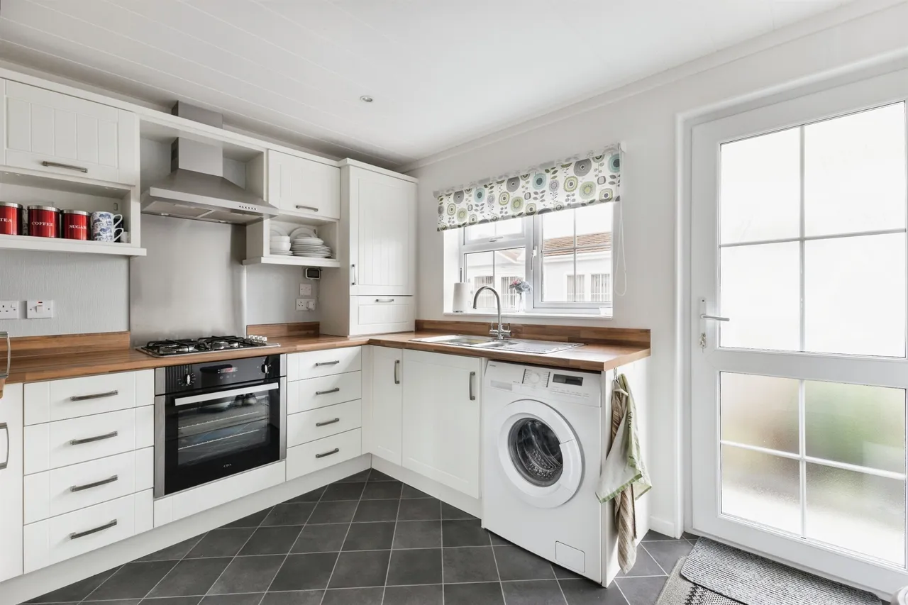 Appletree Close, Attleborough, photo 4