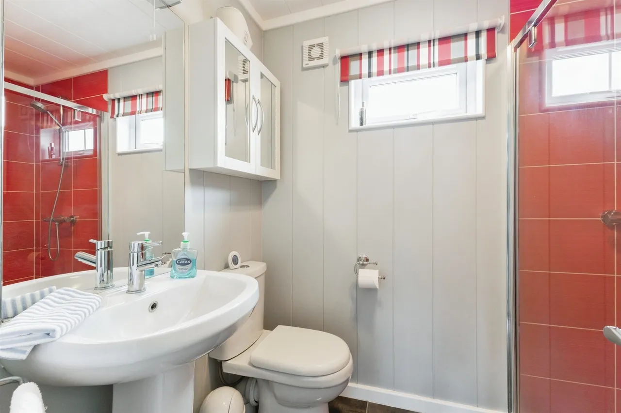 Appletree Close, Attleborough, photo 9