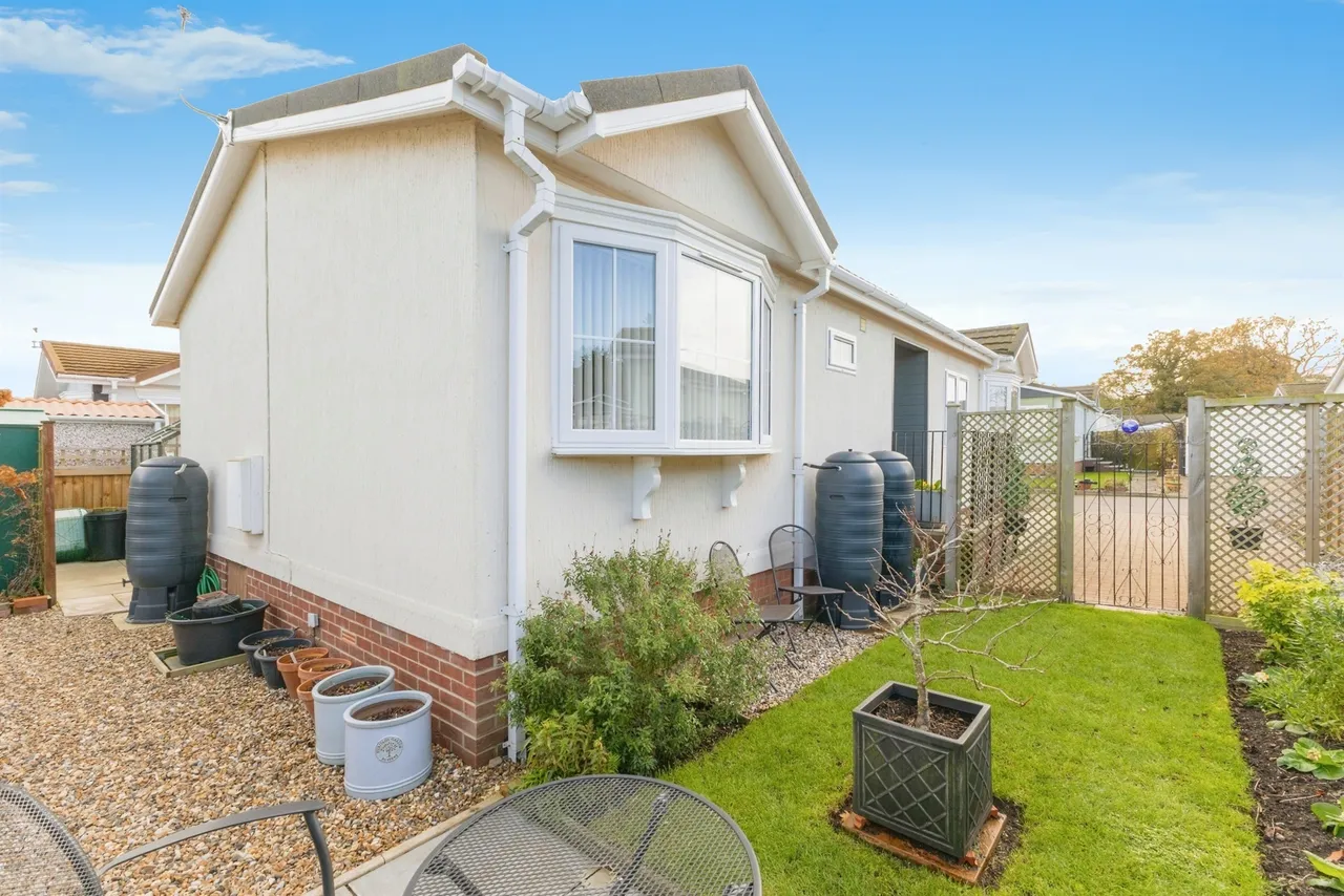 Appletree Close, Attleborough, photo 12
