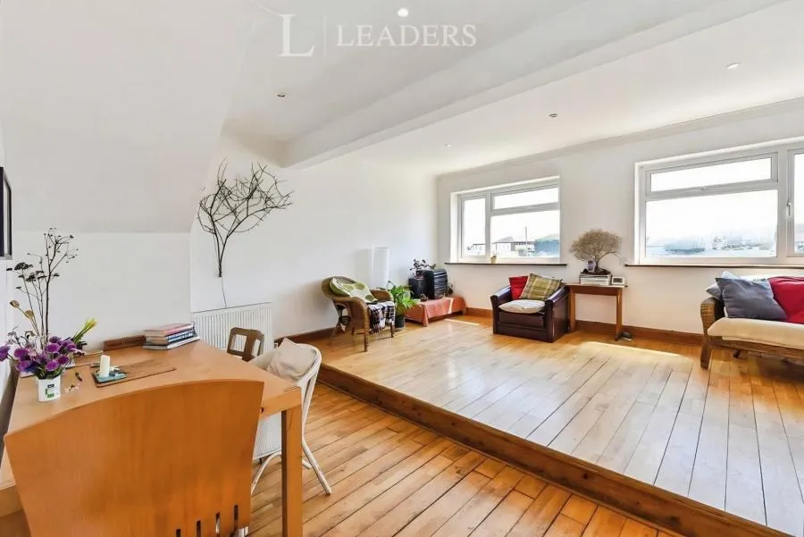 Sandy Beach Estate, Hayling Island, PO11, photo 2