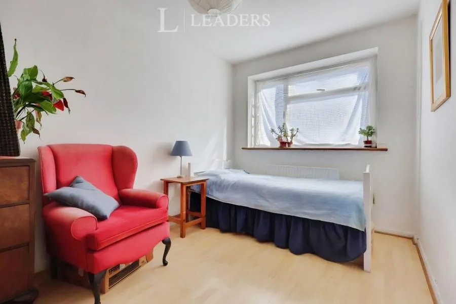 Sandy Beach Estate, Hayling Island, PO11, photo 7