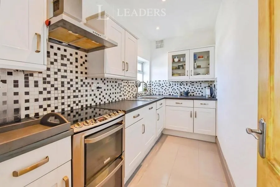 Sandy Beach Estate, Hayling Island, PO11, photo 4