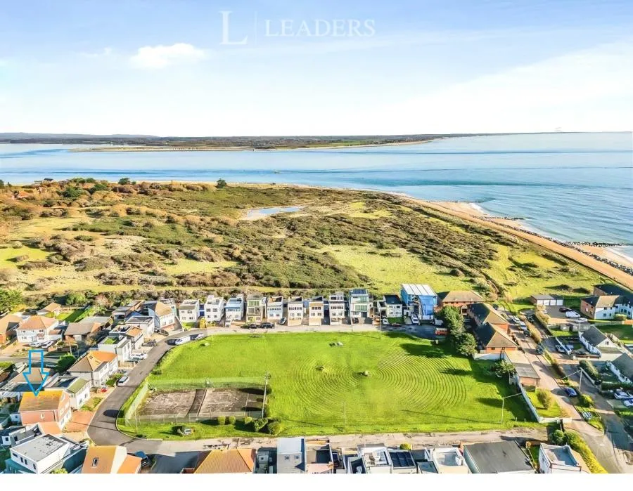 Sandy Beach Estate, Hayling Island, PO11, photo 5