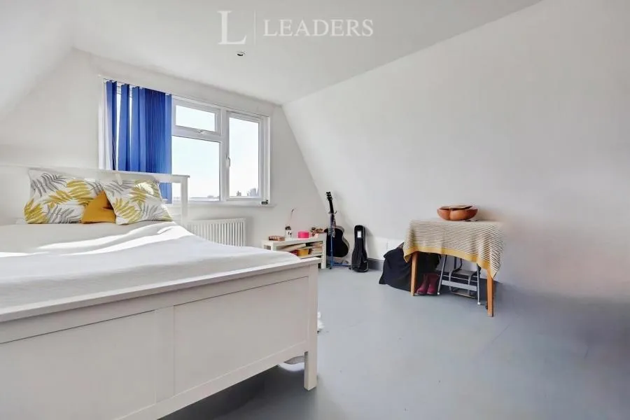 Sandy Beach Estate, Hayling Island, PO11, photo 10