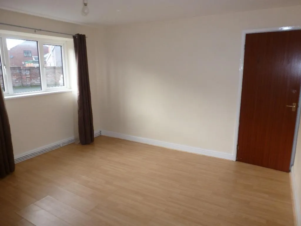 Hall Street, Rhosllanerchrugog, LL14, photo 7