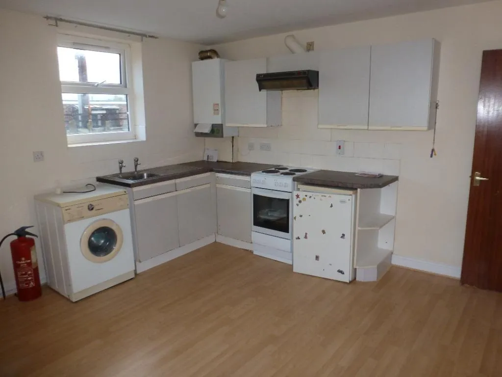 Hall Street, Rhosllanerchrugog, LL14, photo 3