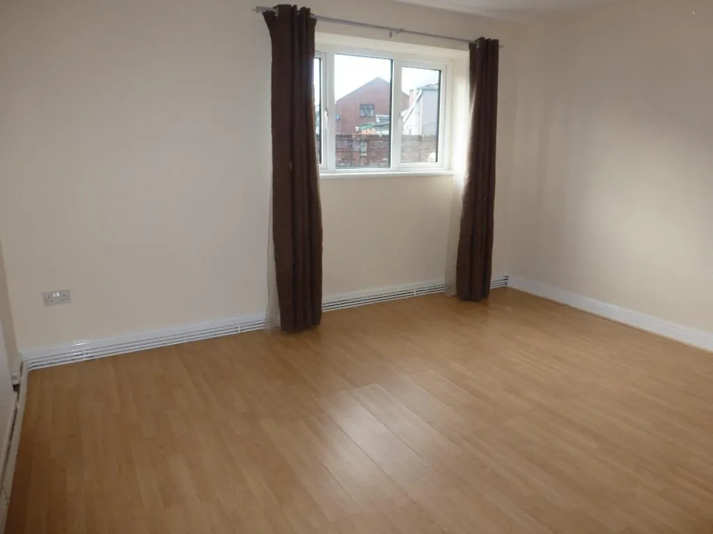Hall Street, Rhosllanerchrugog, LL14, photo 6