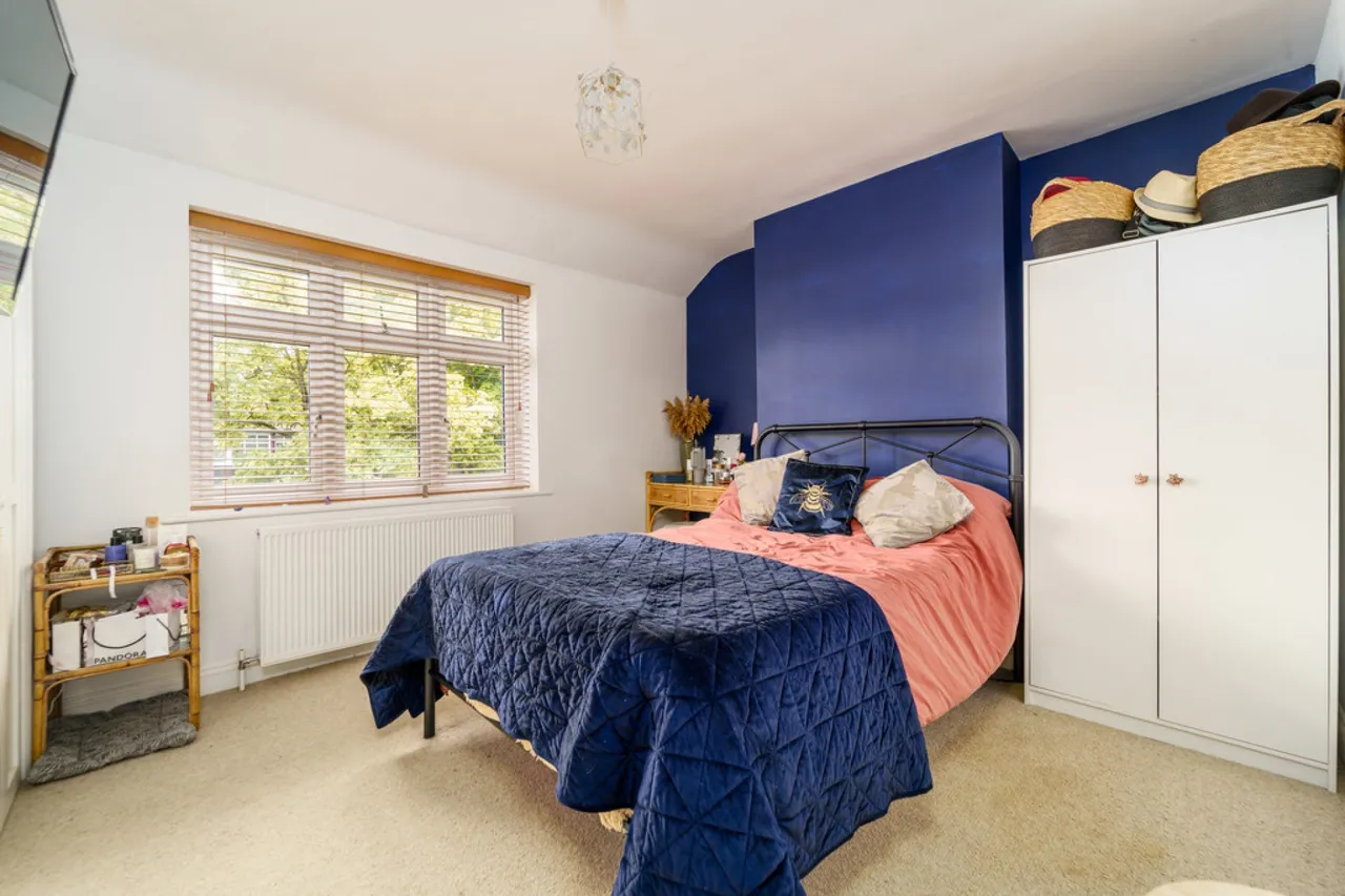 Fenton Avenue, Staines-upon-Thames, photo 8