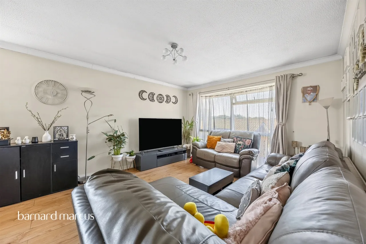 Mortlake Close, Croydon, photo 4