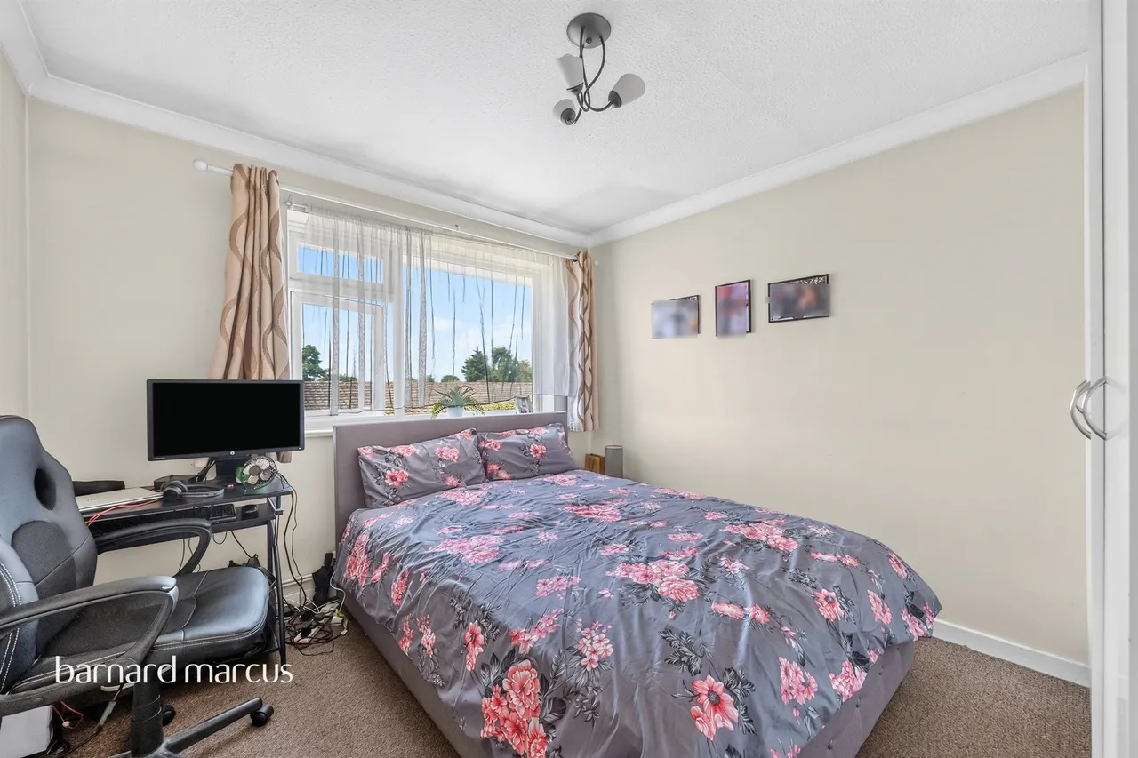 Mortlake Close, Croydon, photo 8