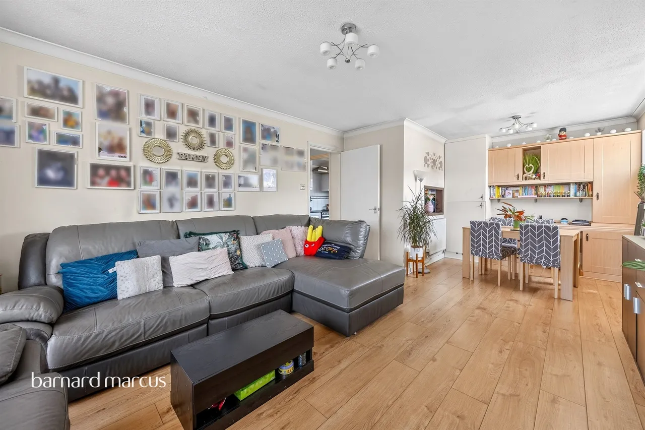Mortlake Close, Croydon, photo 5