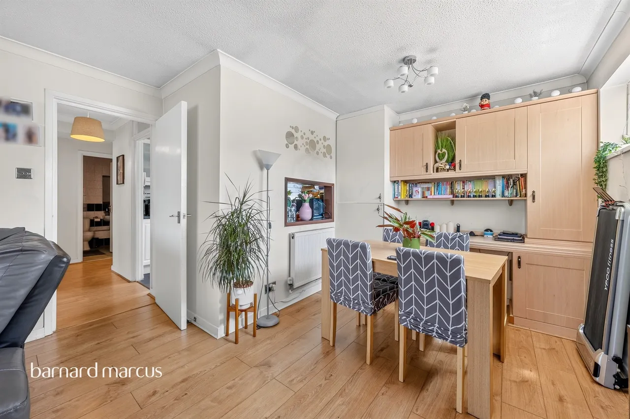 Mortlake Close, Croydon, photo 6