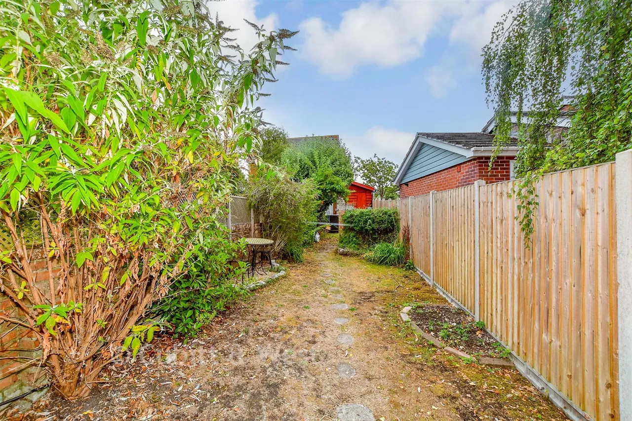 Lumley Road, Emsworth, PO10, photo 13
