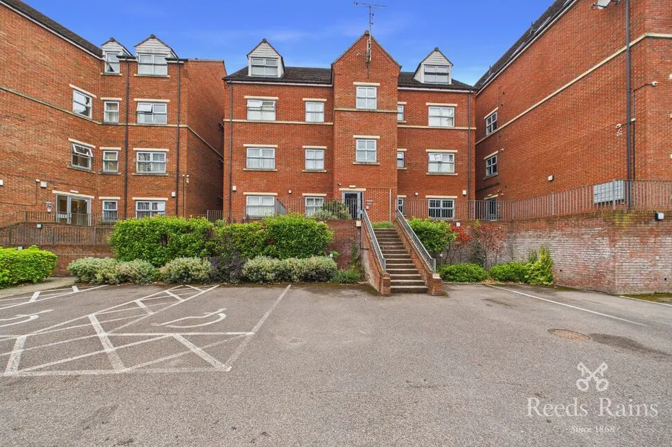 2 bed flat for sale — Moorgate View, Rotherham, South Yorkshire, S60