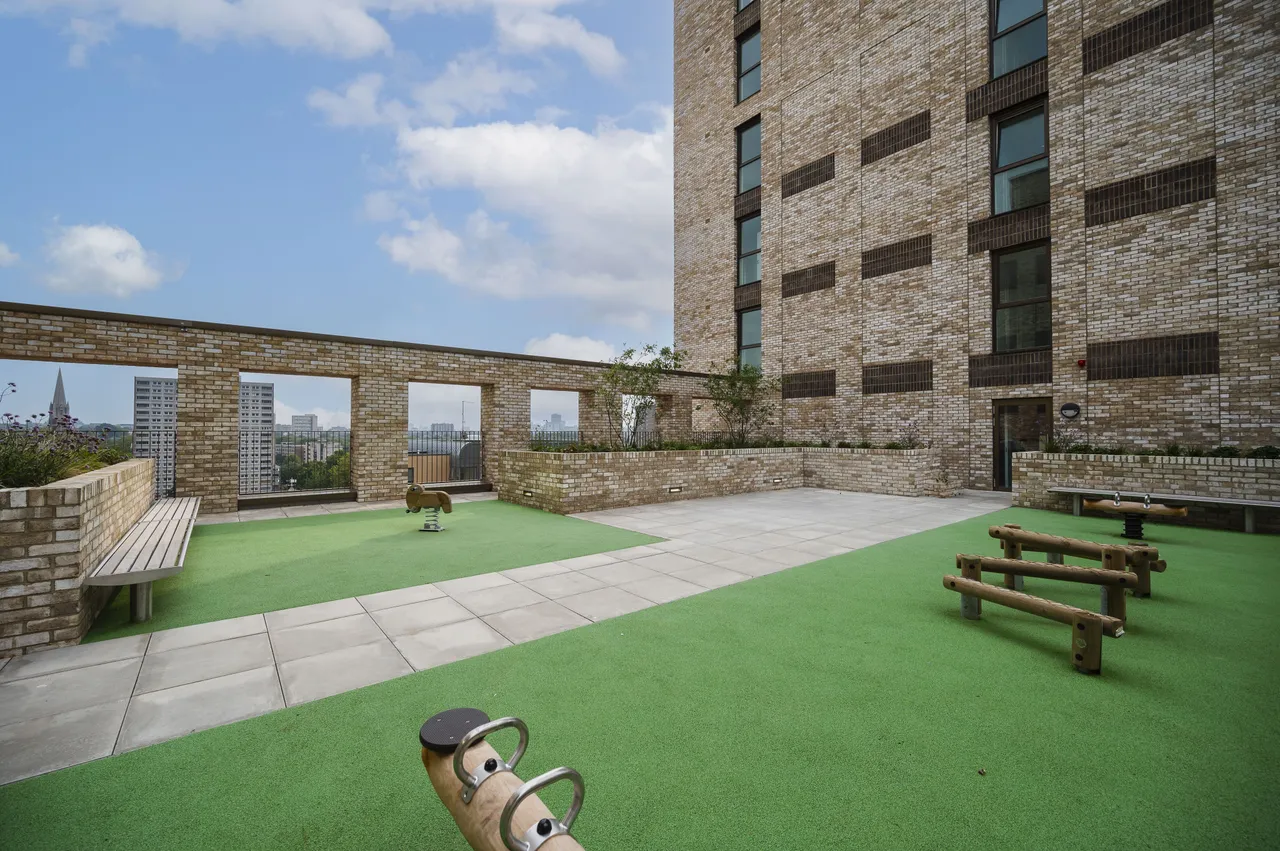 London, NW6, photo 2