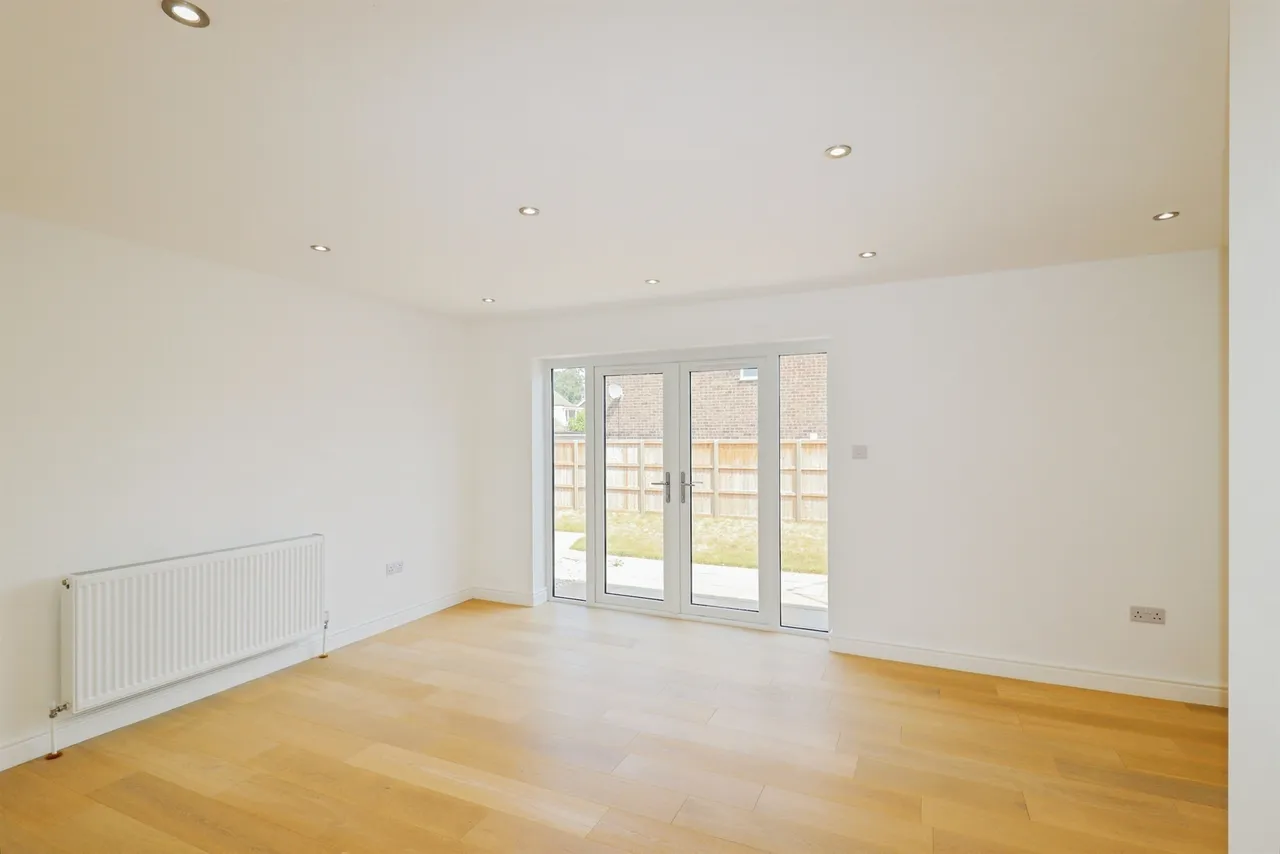 Admirals Way, THETFORD, photo 3