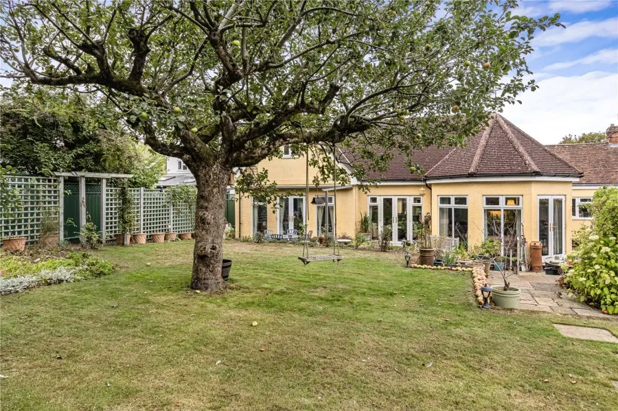 with 5 bedrooms in Saffron Walden, CB11, photo 18