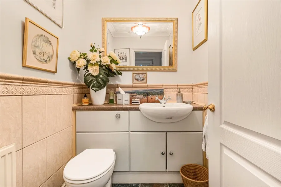 with 5 bedrooms in Saffron Walden, CB11, photo 4
