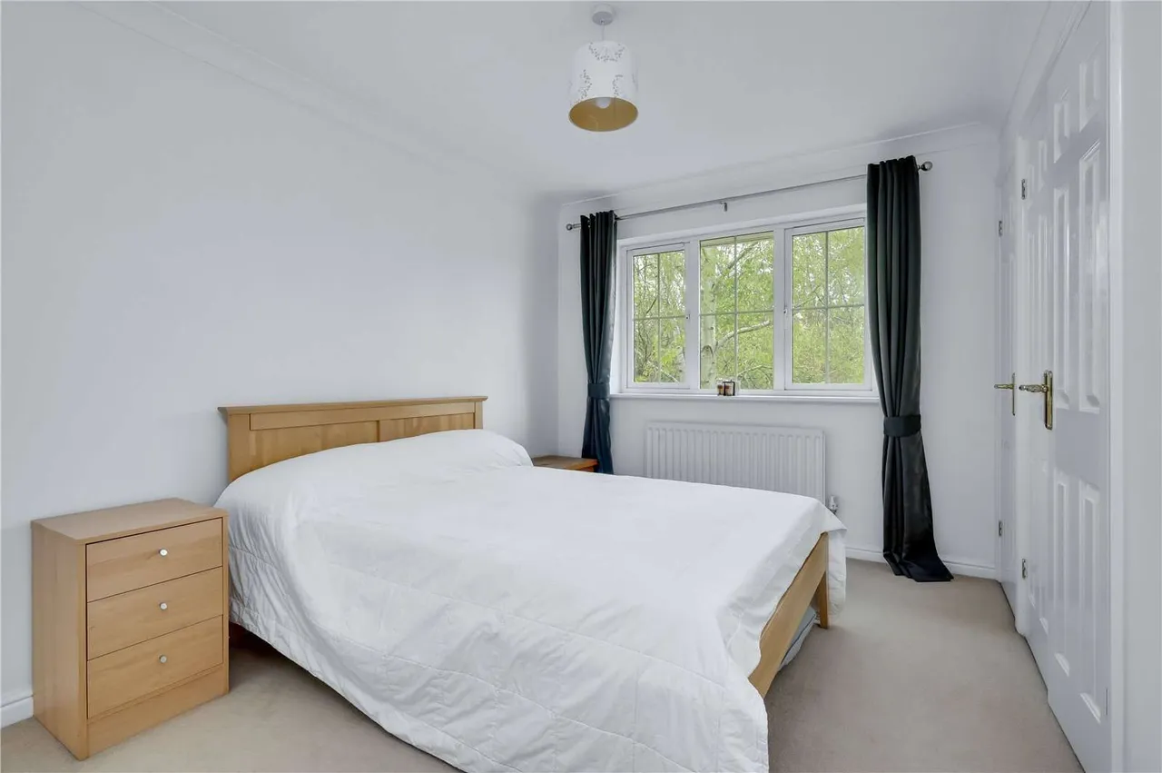 Lower Sand Hills, Long Ditton, Surbiton, Surrey, KT6 6RP, photo 11