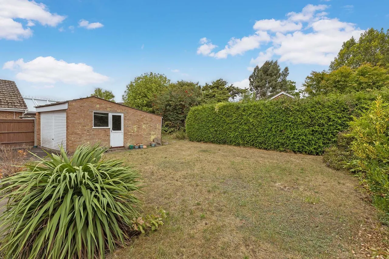 Hemsdale, Cranbrook Drive, Maidenhead, Berkshire SL6 6SL, photo 21