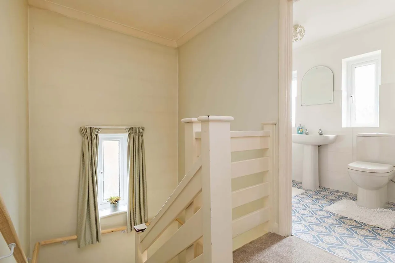 Hemsdale, Cranbrook Drive, Maidenhead, Berkshire SL6 6SL, photo 18