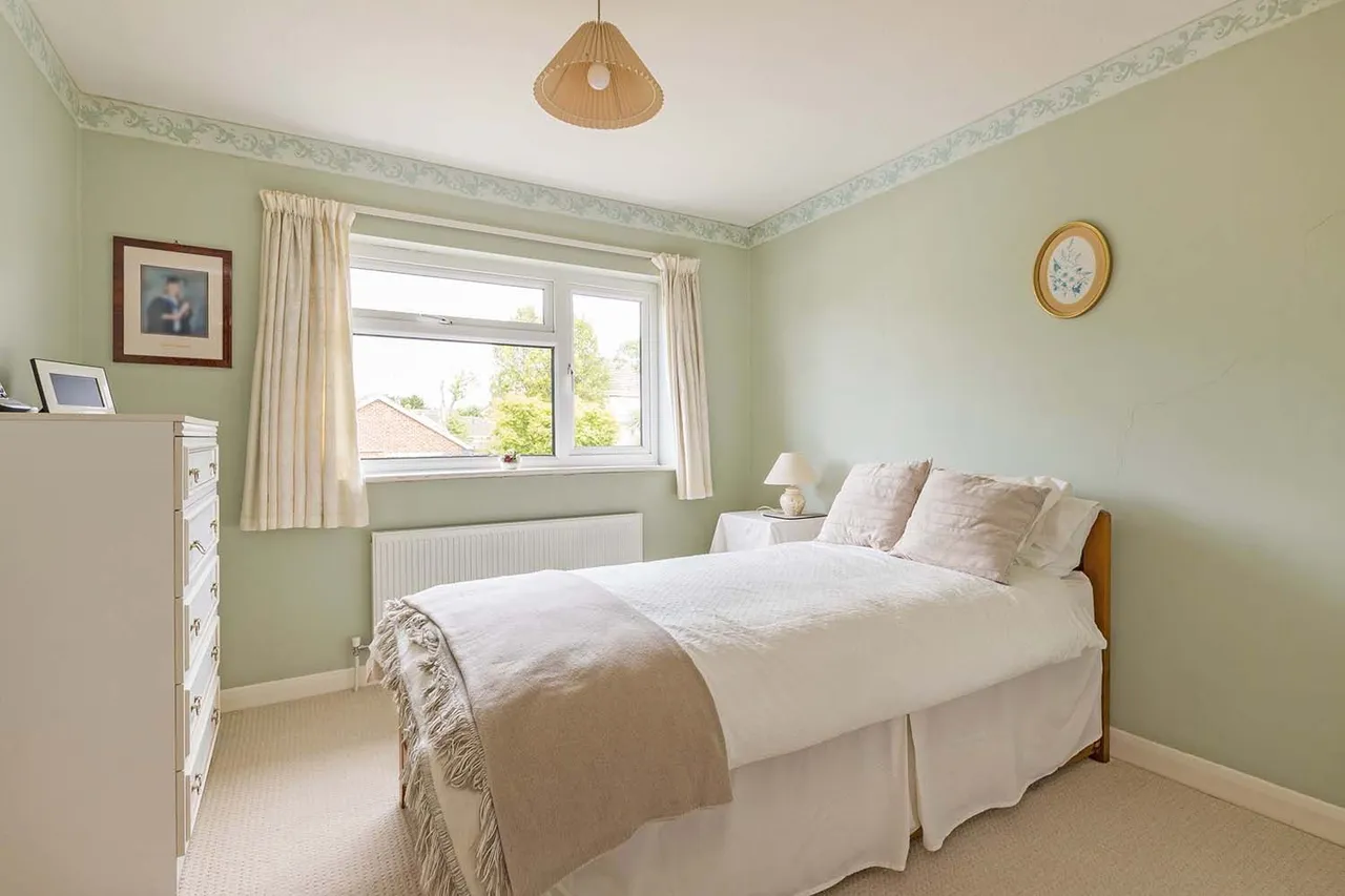 Hemsdale, Cranbrook Drive, Maidenhead, Berkshire SL6 6SL, photo 13