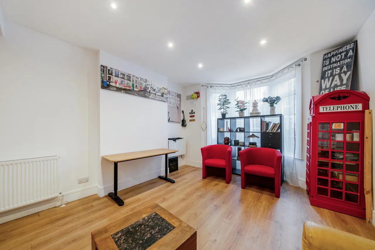 Myrtledene Road, SE2, photo 10