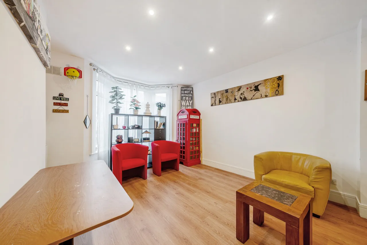 Myrtledene Road, SE2, photo 19